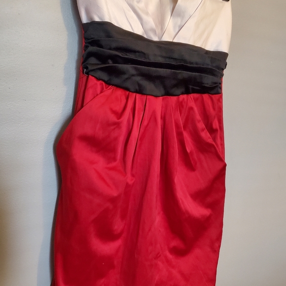 IMPRESS! White/Red Strapless Dress w/Pockets - Size M - Picture 4 of 7